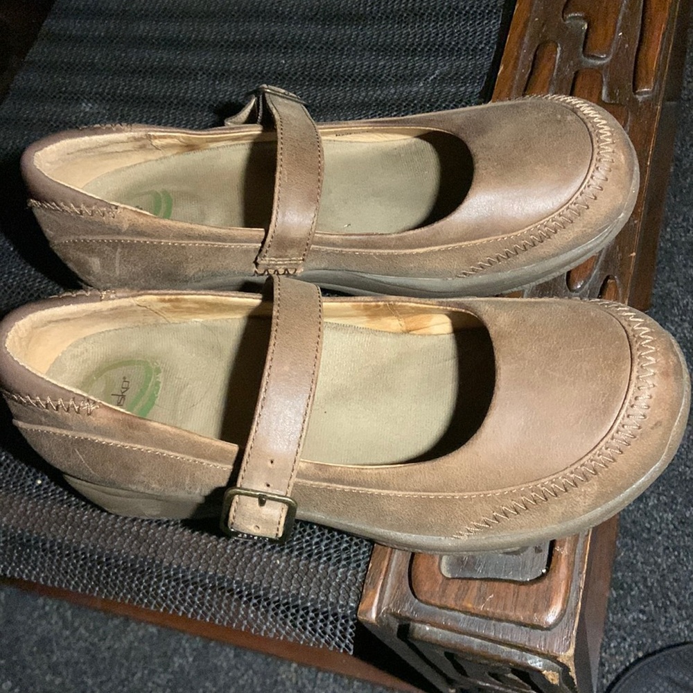 😍 Dansko leather Mary Jane's!! 39